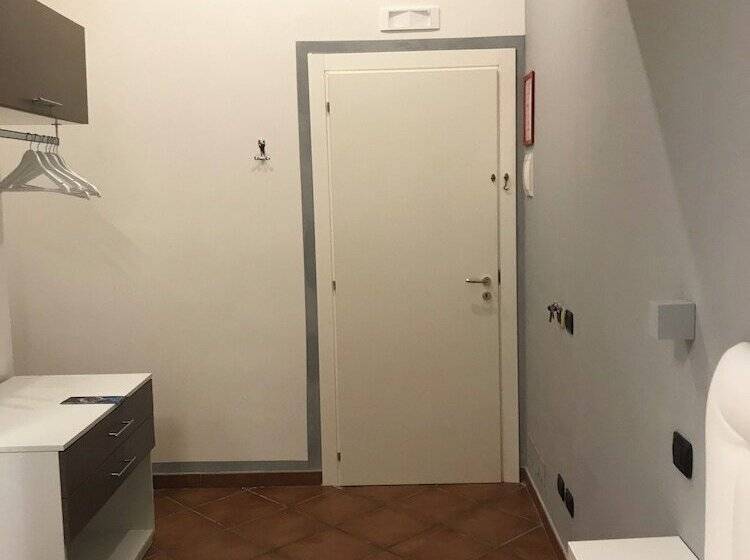 تختخواب و صبحانه Base Napoli Plebiscito