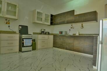تختخواب و صبحانه Fenns Cozy Apartment - Nyali