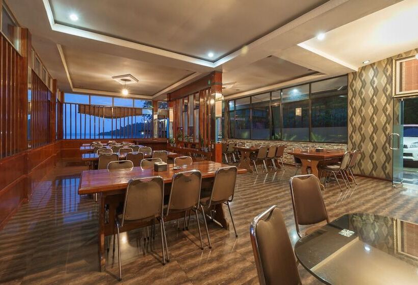 هتل Reddoorz Near Danau Toba Parapat