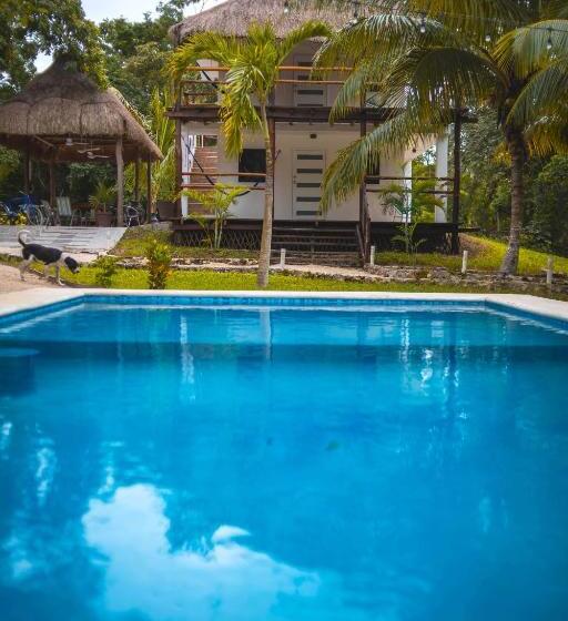 هتل Royal Palm Bacalar Cabañas & Lagoon Club