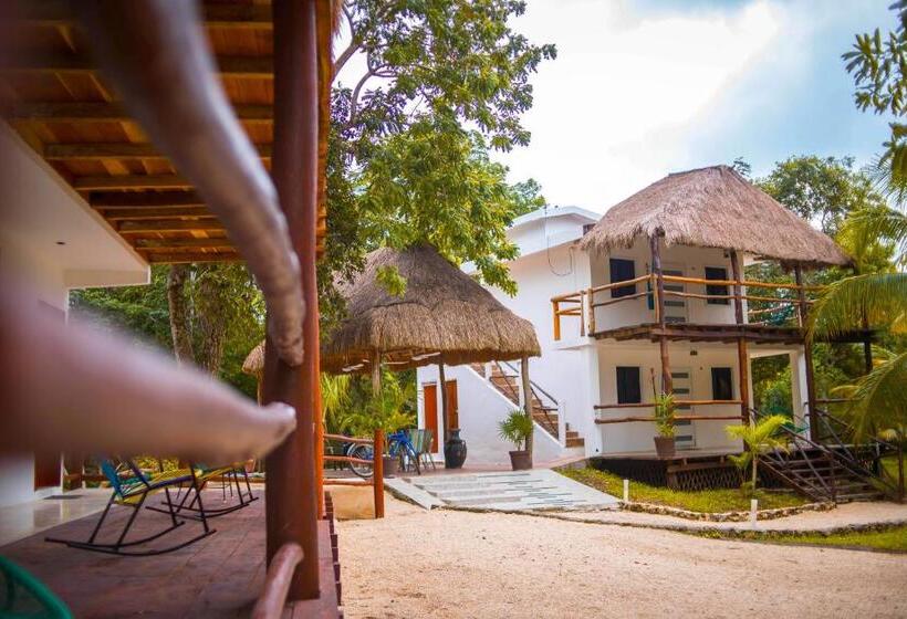 هتل Royal Palm Bacalar Cabañas & Lagoon Club