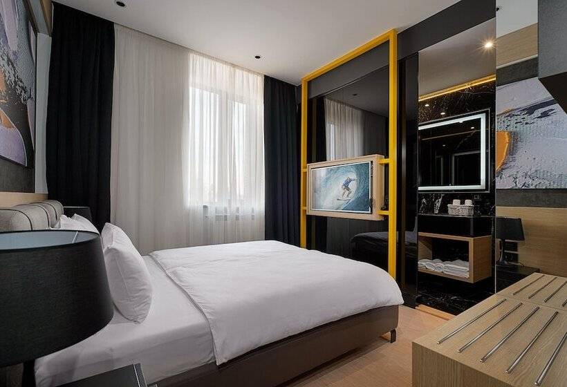 پانسیون Maccani Black Luxury Suites