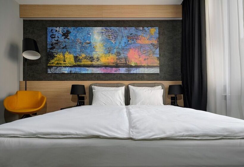 پانسیون Maccani Black Luxury Suites