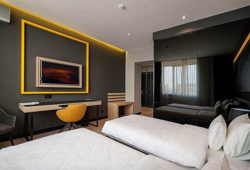 پانسیون Maccani Black Luxury Suites