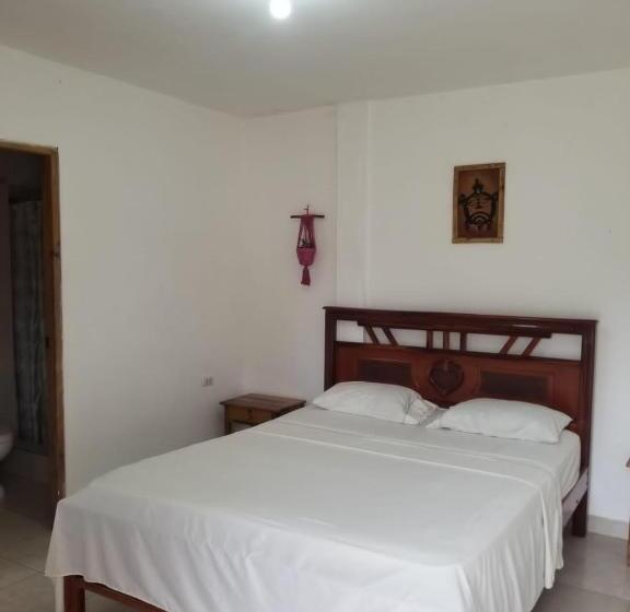 پانسیون Montañita Garden Hostal