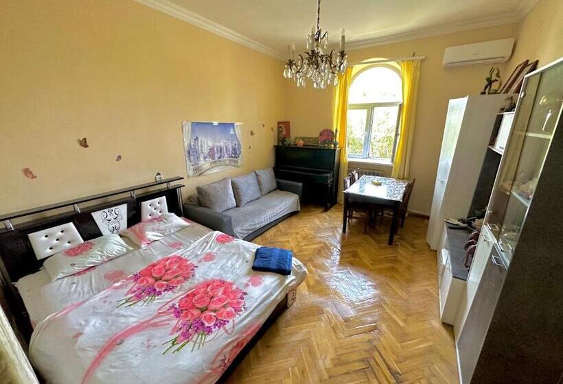 هاستل Karson Guest House And Tours