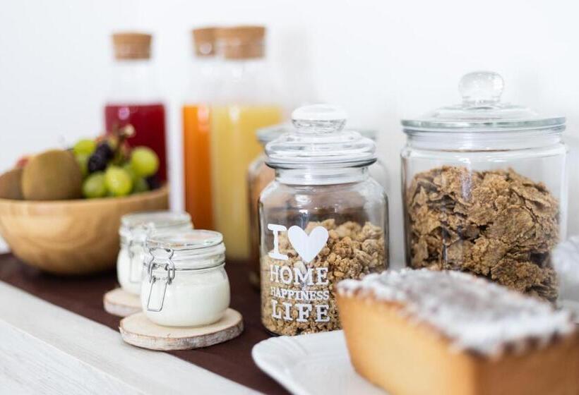 تختخواب و صبحانه Li Cetti