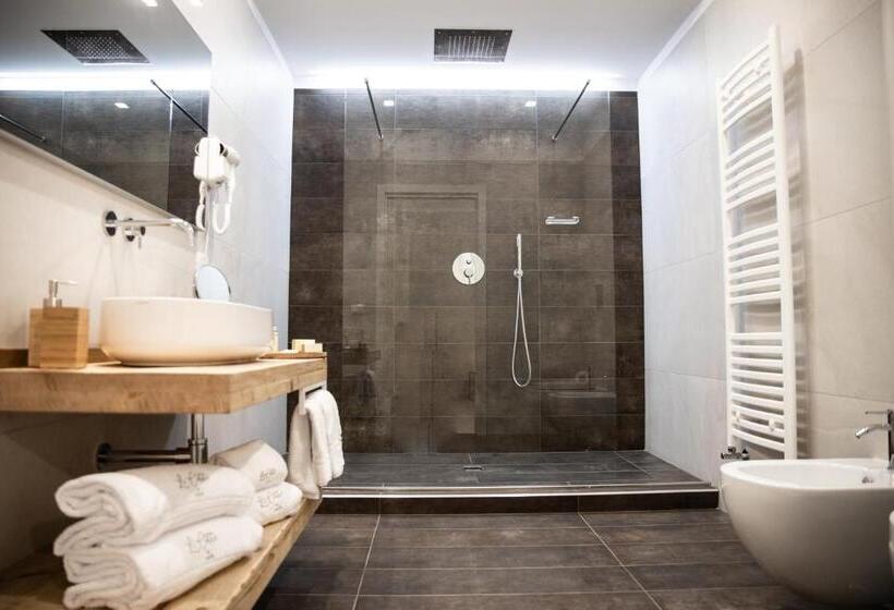 تختخواب و صبحانه Li Cetti