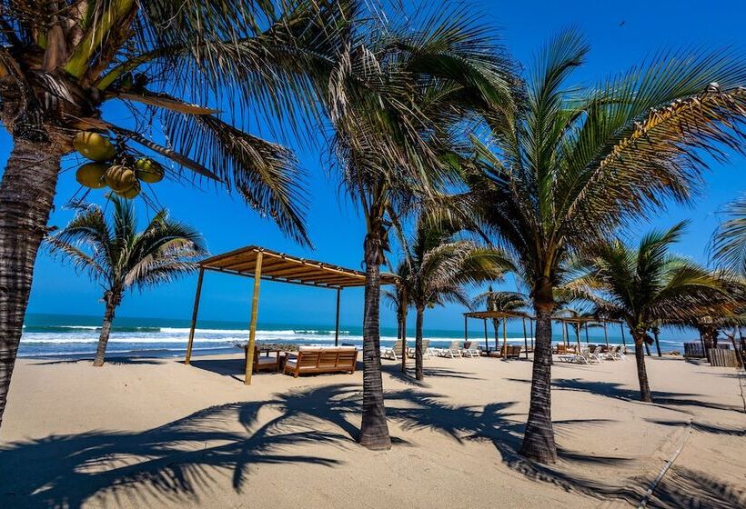 هتل Bungalows & Suites Punta Camarón