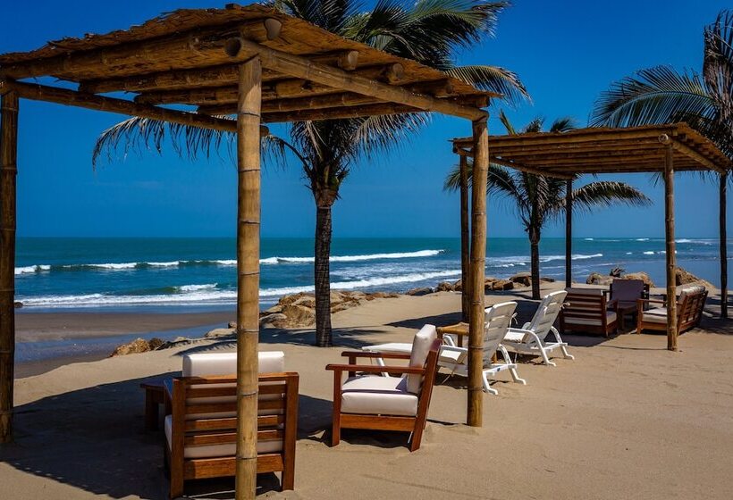 هتل Bungalows & Suites Punta Camarón