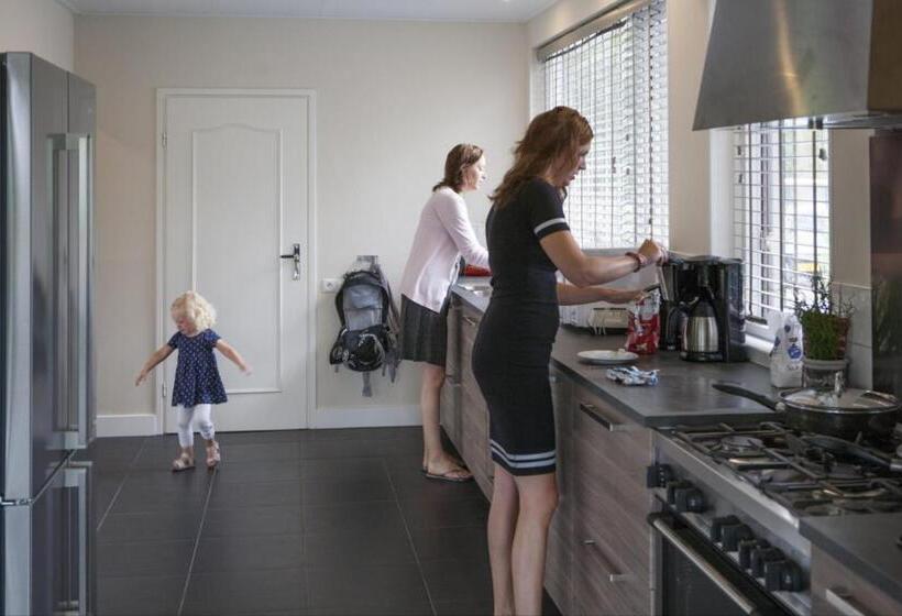 هتل Groeps Villa 24 Pers