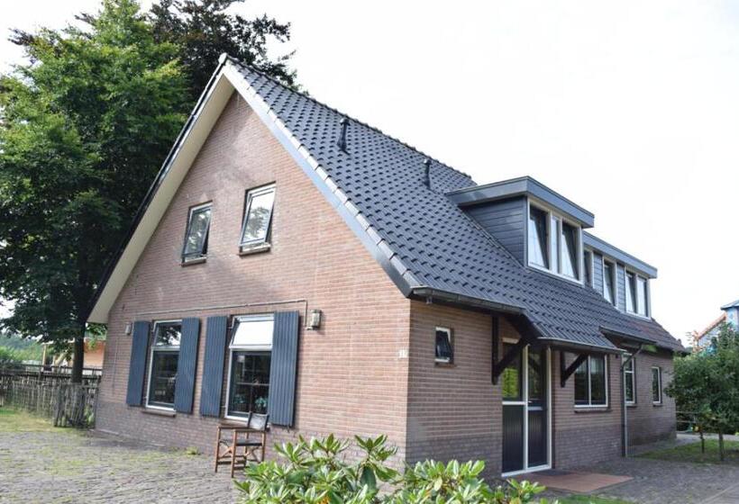 هتل Groepsboerderij 20 Pers