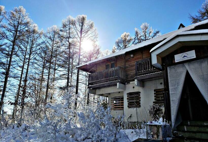 هاستل First Tracks Madarao