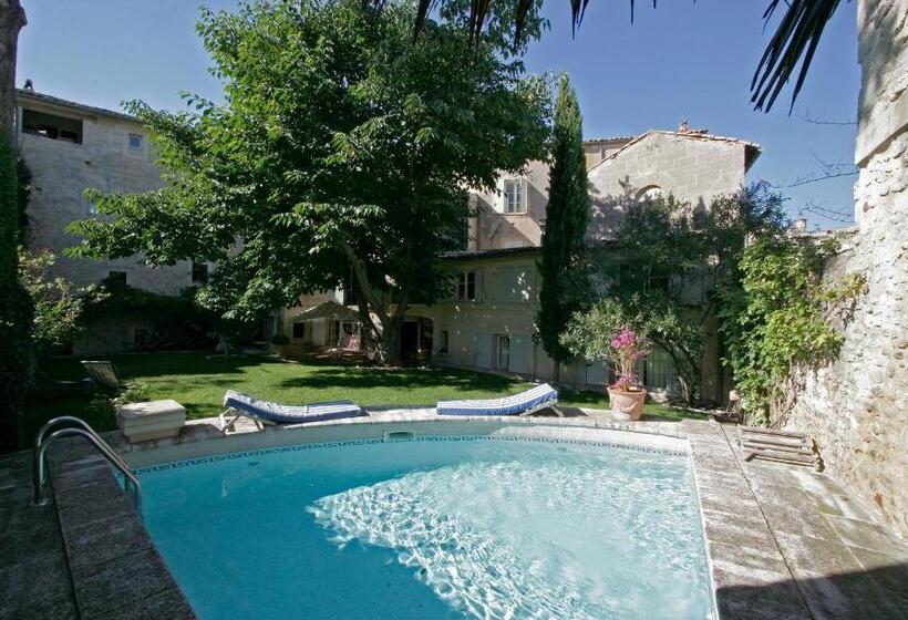 تختخواب و صبحانه Maison De La Bourgade
