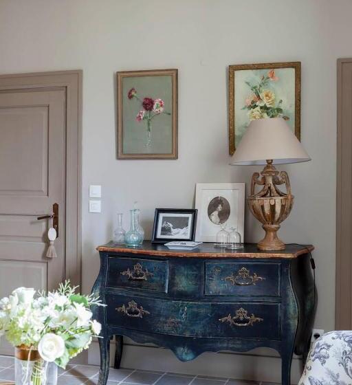 تختخواب و صبحانه Maison De La Bourgade
