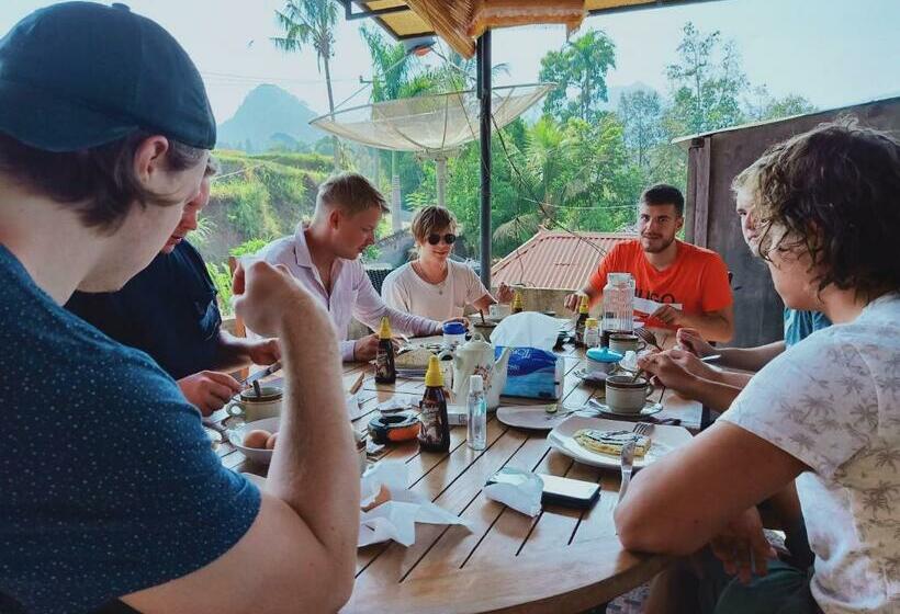 تختخواب و صبحانه Sekumpul Bnb