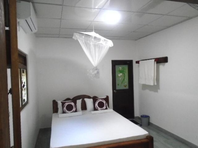 پانسیون Tourist Holiday Inn