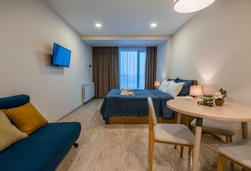 استراحتگاه Nino's Rooms