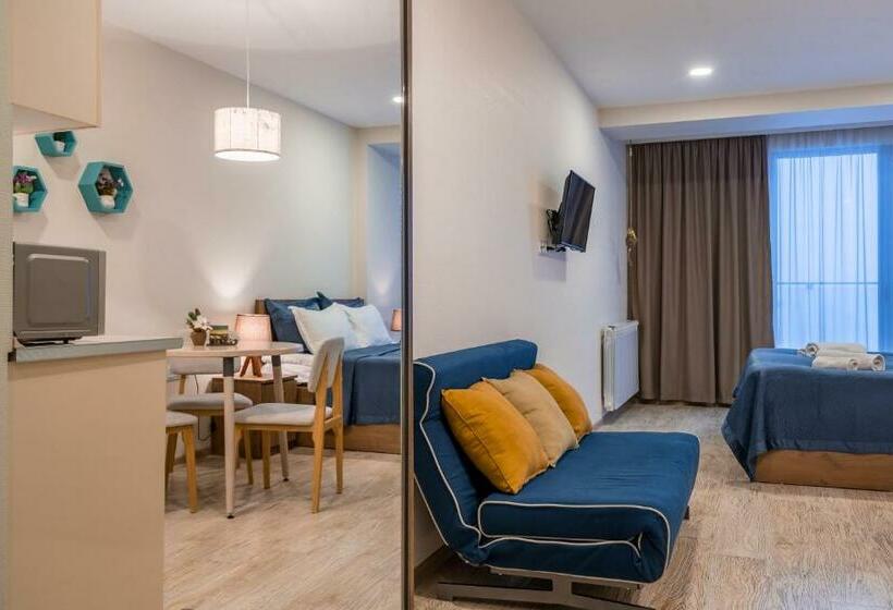 استراحتگاه Nino's Rooms