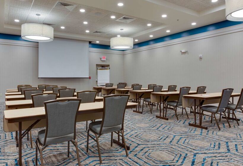 בית מלון כפרי Drury Inn & Suites Gainesville