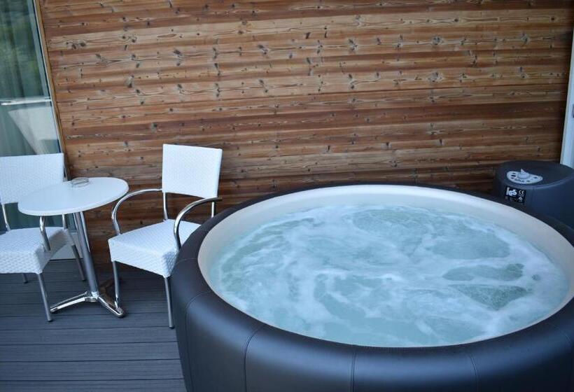 هتل Primavera Apartmentsuites