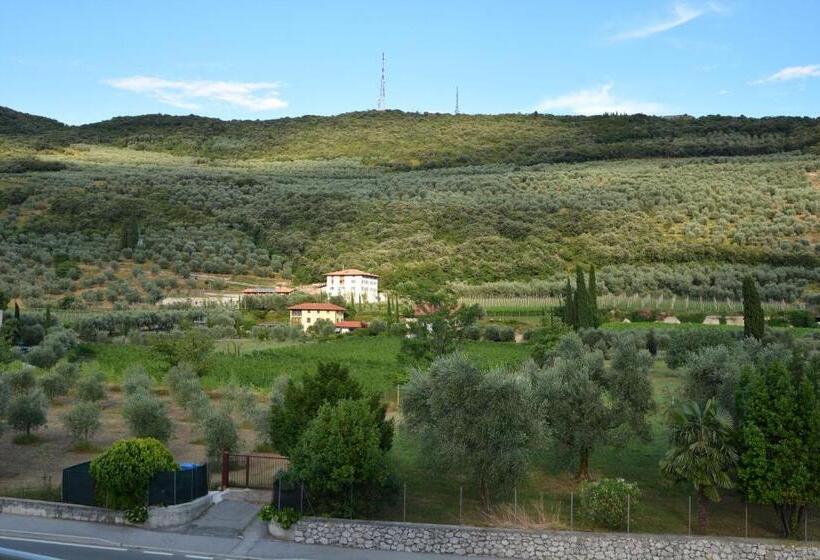 هتل Primavera Apartmentsuites