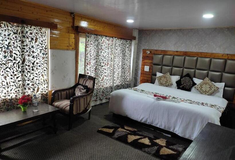 فندق White House