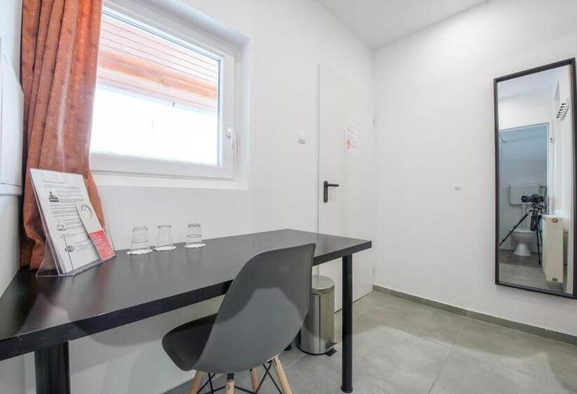 ペンション Chesscom Guesthouse