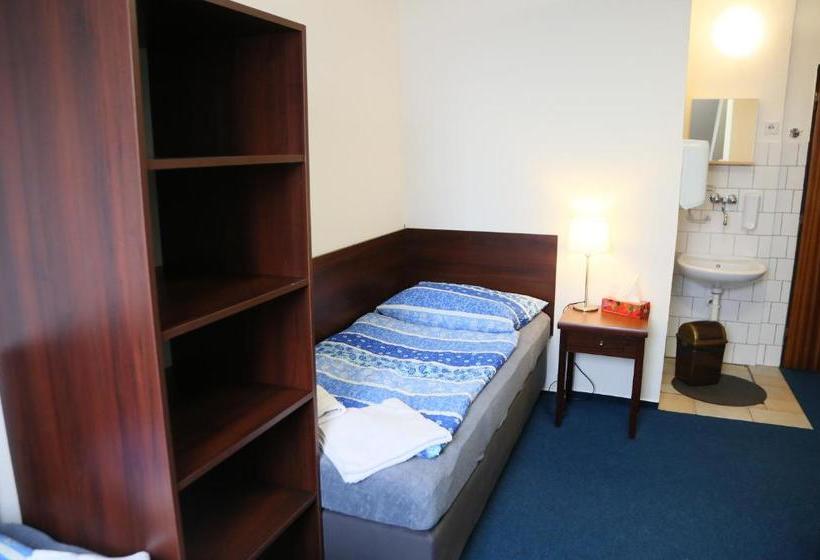 هاستل Pension & Restaurace Na Rychtě