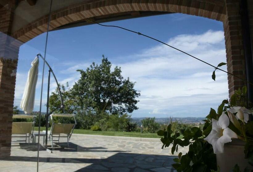 مبيت وإفطار Casa Castella   Adults Only   Langhe