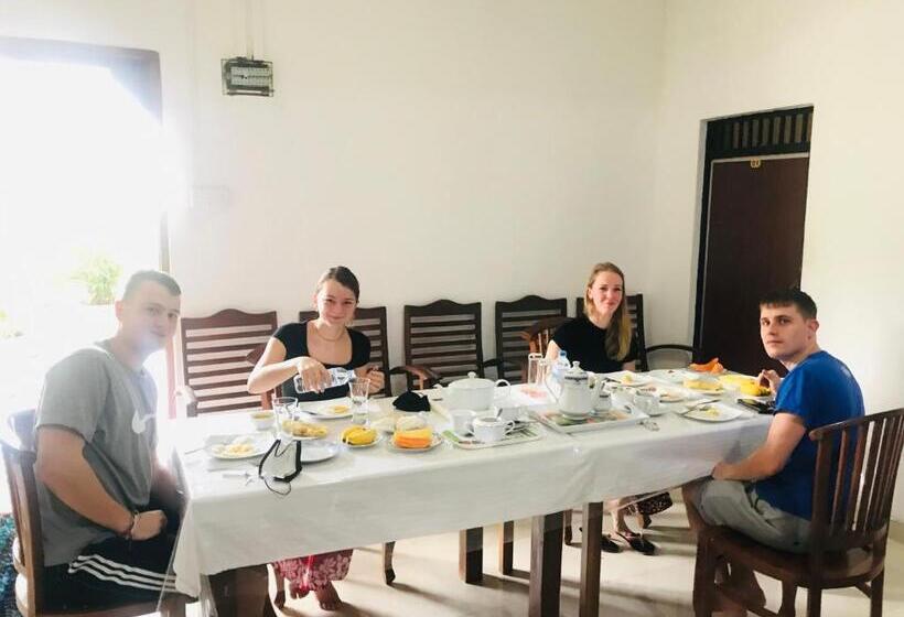 پانسیون Dambulla Tourist Resort