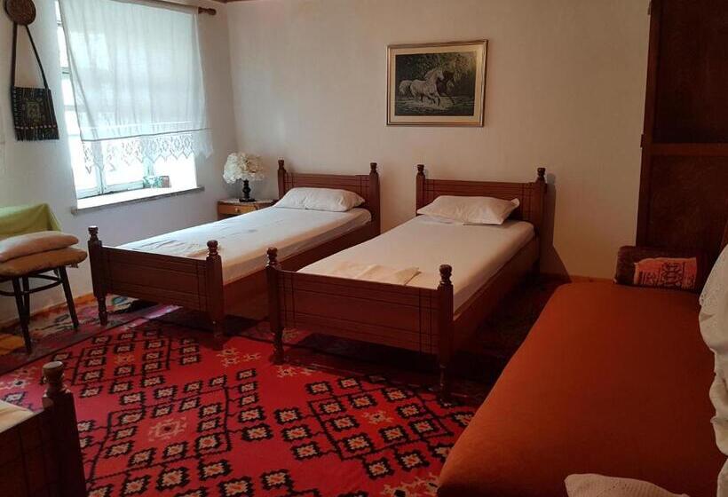 پانسیون Eva Guesthouse