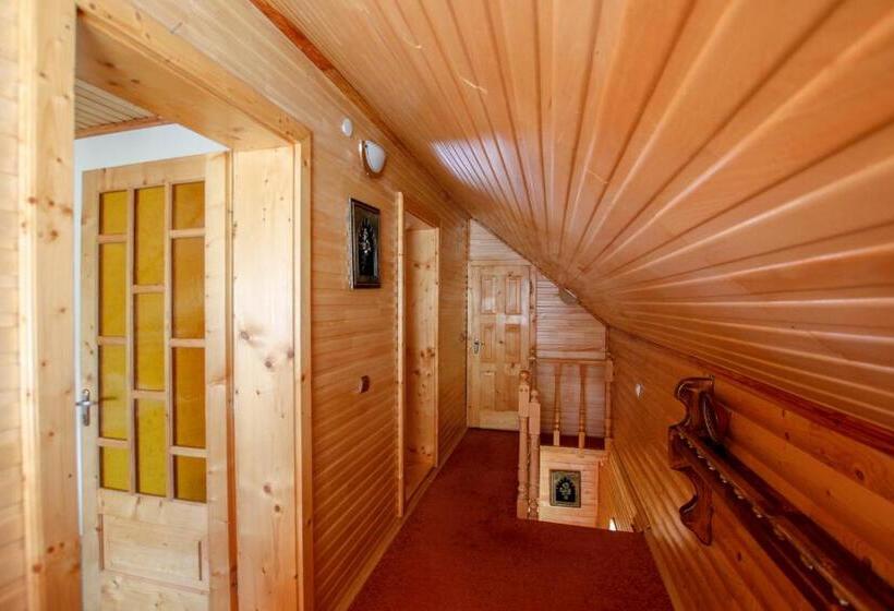 پانسیون Guest House Arnika