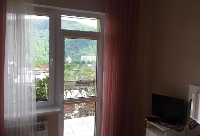 پانسیون Guest House Arnika