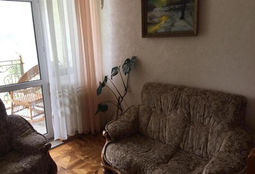 پانسیون Guest House Arnika