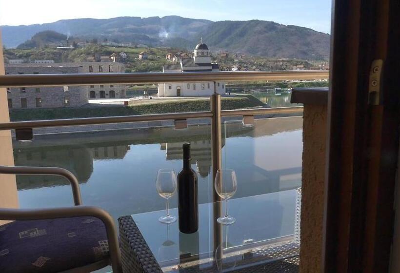 پانسیون Guesthouse Ušće