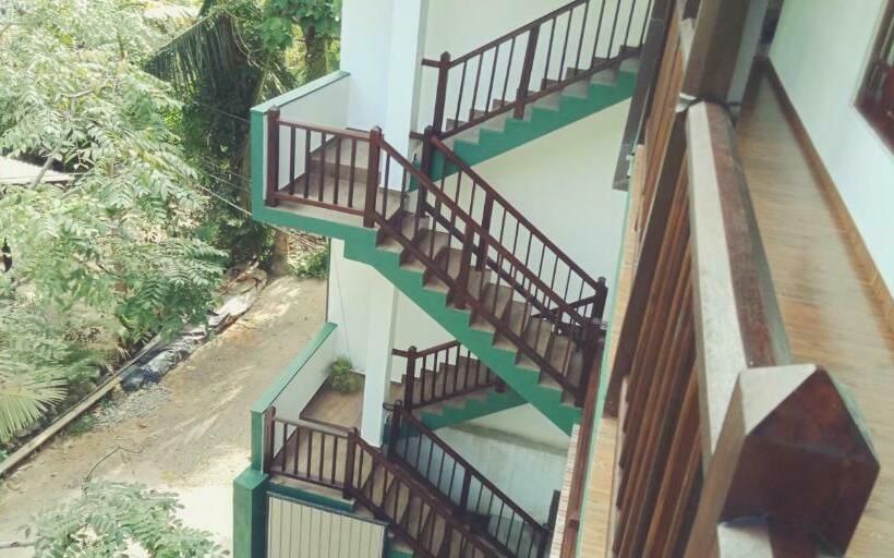 پانسیون Hiru Resort Inn Unawatuna