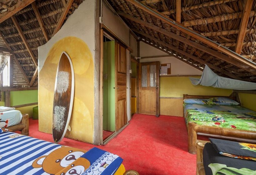 پانسیون La Casa Mompiche