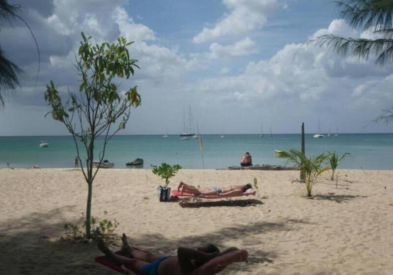 پانسیون Naiyang Seaview Place Resort