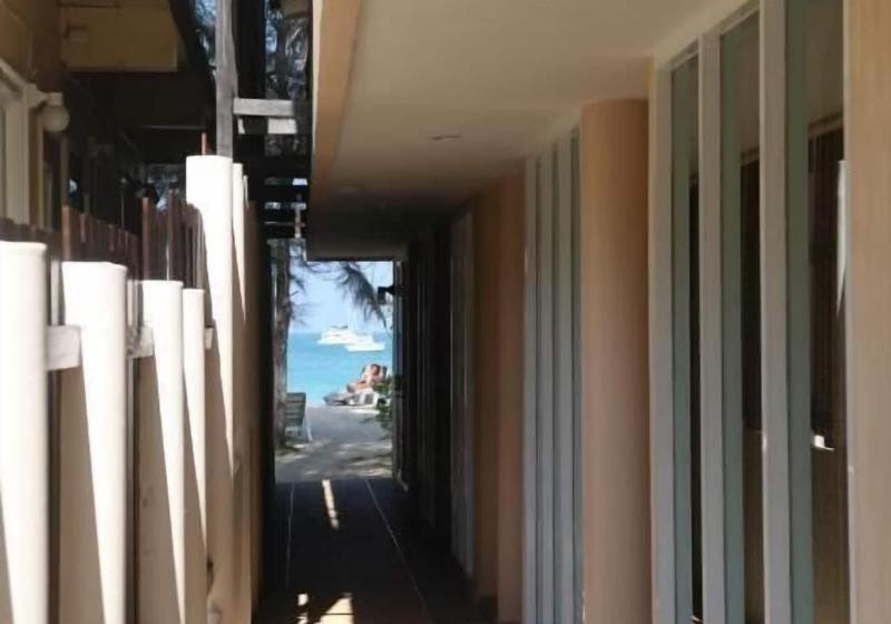 پانسیون Naiyang Seaview Place Resort