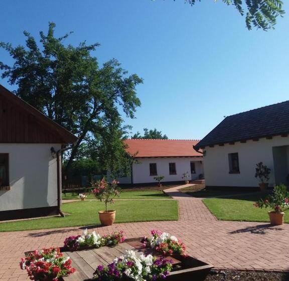 膳宿费 Tóth Vendégház és Apartmanház újfehértó