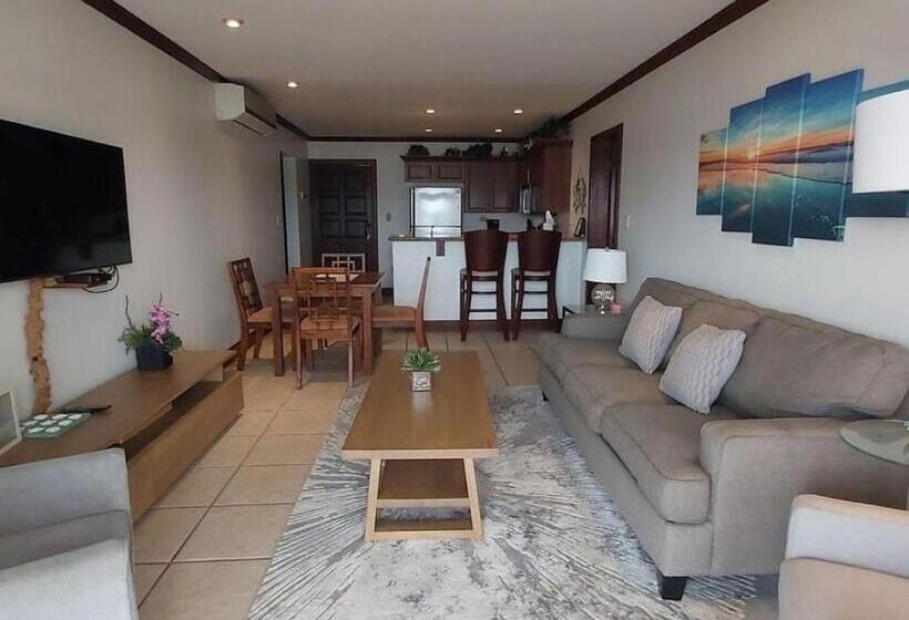 Sunset Heights 402