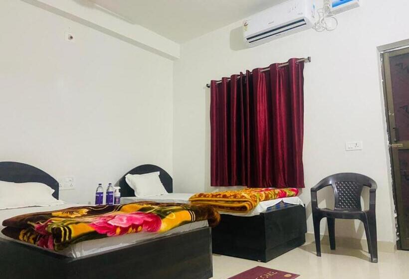 هاستل Gaurav Guest House