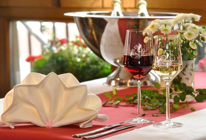 ユースホステル Weingasthof Zum Weißen Roß