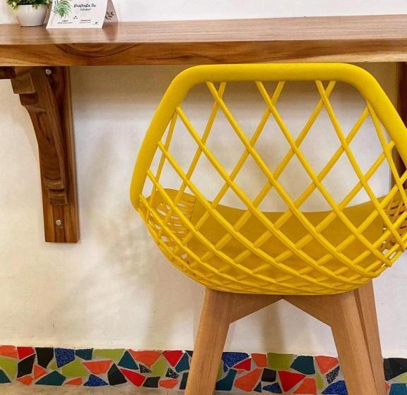 هاستل Whale House