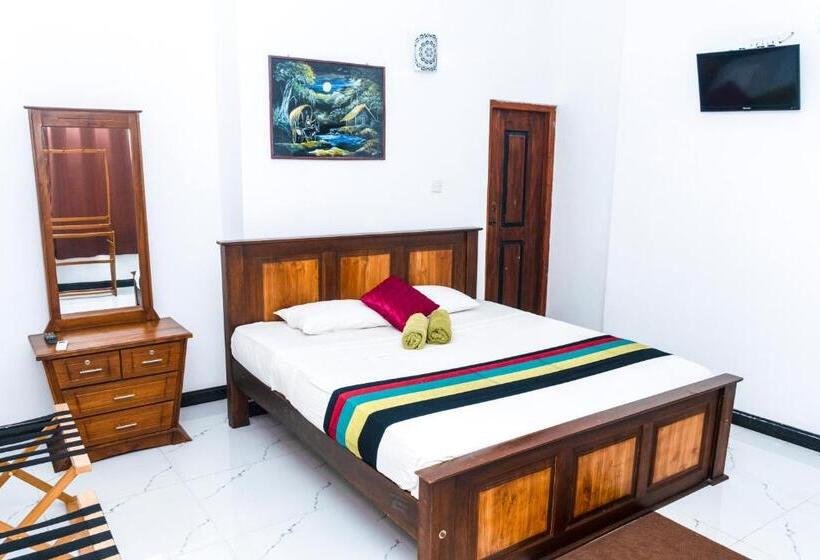 هتل Kandy Riverside Villa