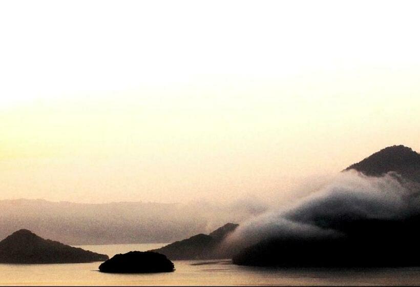 펜션 ホテル中の島別館