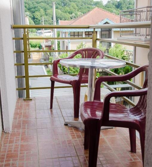 پانسیون Apartmani Banja Spa