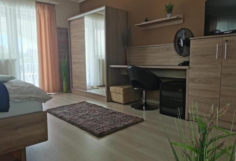 ペンション Csabai Vendégház