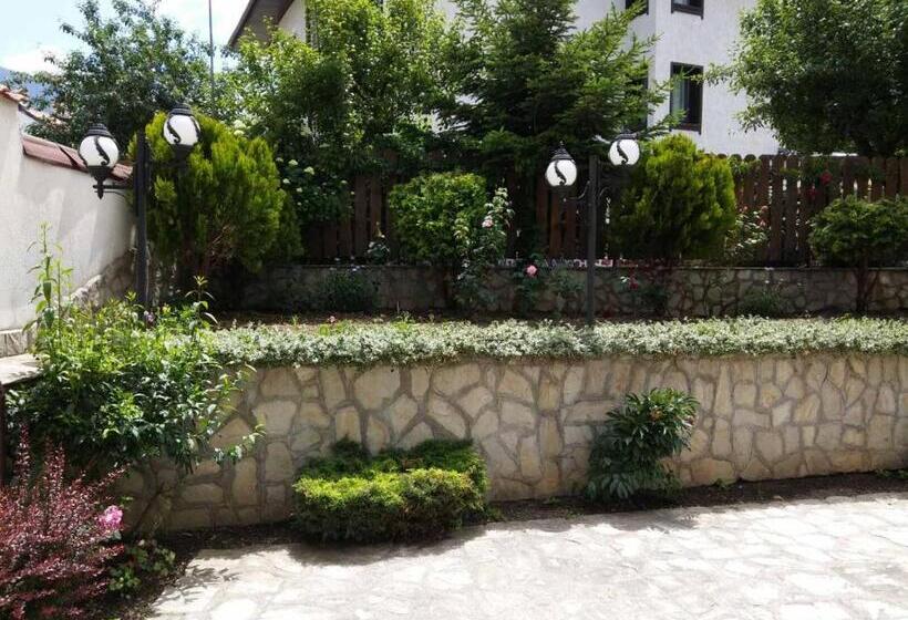 پانسیون Guest House Ela